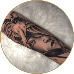 Tatuaje neotradicional en Konoha Tattoo Madrid