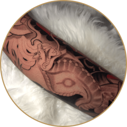Tatuaje neotradicional en Konoha Tattoo Madrid